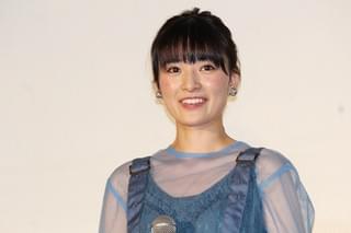 桜井日奈子、母からの手紙に感涙 吉沢亮はハンカチ手渡しで紳士的フォロー