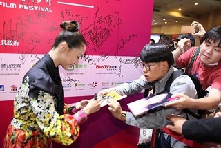 上海映画祭で満席！「猫は抱くもの」犬童監督＆沢尻エリカ、ファン1200人を前に感慨