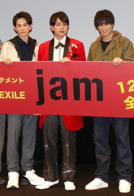 演歌歌手演じた「劇団EXILE」青柳翔、歌謡ショーで観客魅了