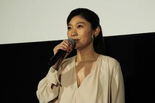 報知映画賞主演女優賞受賞の篠原涼子、夫・市村正親はミュージカルテンションで大喜び！