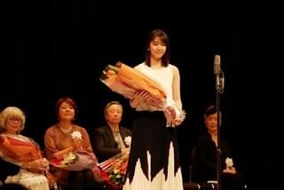 第42回山路ふみ子映画賞 大林宣彦監督が妻・恭子氏を祝福