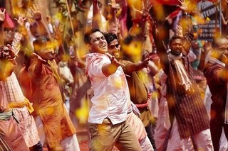 超ヒットのインド映画「バジュランギおじさん」、カリスマ性あふれるダンスシーン映像