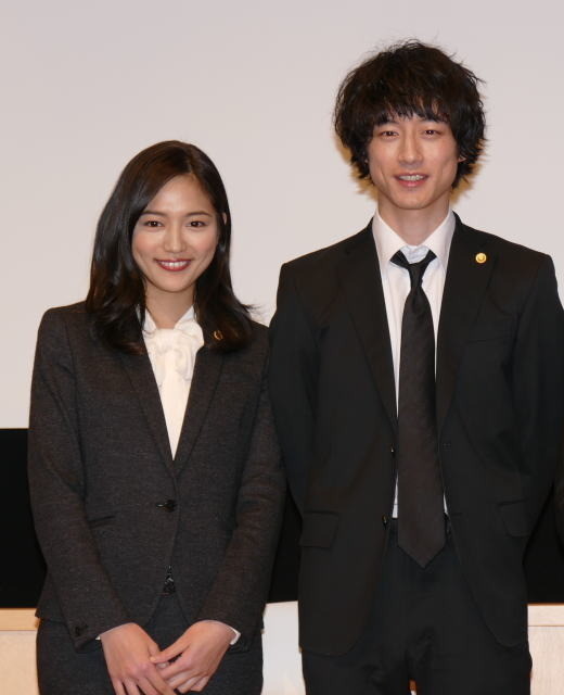 弁護士演じる坂口健太郎、法学部学生の“好反応”に安どの表情 - 画像1