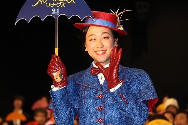 浅田真央、メリー・ポピンズの衣装で登場！ 悩んだ時期救ってくれた作品に感謝