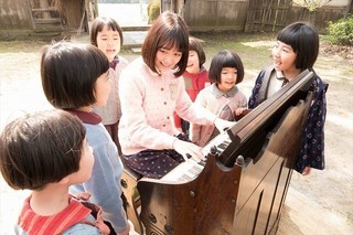 大原櫻子があの童謡をオルガン弾き語り！「あの日のオルガン」本編映像公開