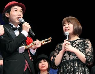 柄本佑、母・角替和枝さんに捧ぐ夫婦同時主演賞「絶対喜んでくれるはず」