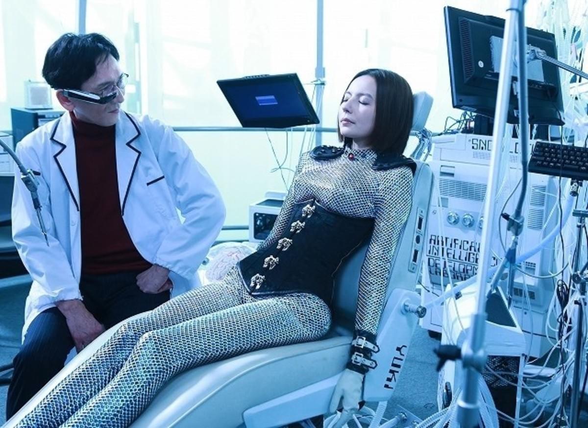 ベッキー ハードな アンドロイド 役に挑む 斎藤工主演 麻雀放浪記 で一人二役を熱演 映画ニュース 映画 Com