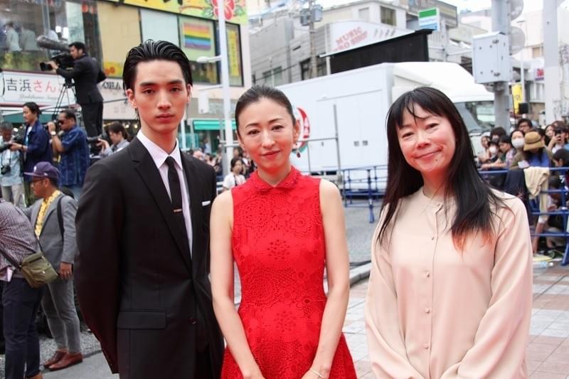 沖縄国際映画祭レッドカーペットは美の競演 松雪泰子 松本穂香 松井玲奈らに歓声 映画ニュース 映画 Com