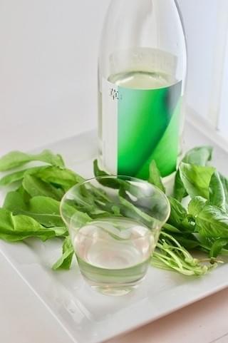野菜に合う日本酒「KAMPAI× 富久長 草 KUSA」(発売中)「カンパイ!日本酒に恋した女たち」