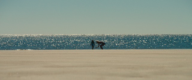 青ビキニ姿のエル・ファニングが美しすぎる…「ガルヴェストン」海水浴シーン披露 - 画像3
