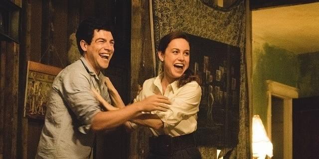 B ラーソンが W ハレルソンの腕相撲勝負に豹変 ガラスの城の約束 本編映像入手 映画ニュース 映画 Com