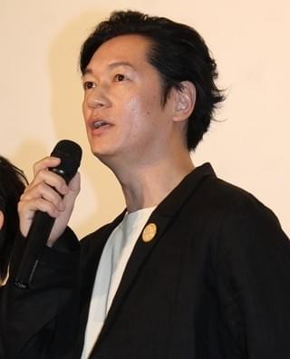 大橋彰、アキラ100％に戻って遠藤久美子の第二子妊娠を全裸お盆芸で祝福