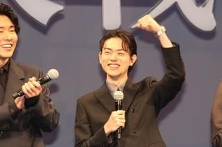 菅田将暉、舘ひろしらベテラン陣から“天才的演技”と絶賛の嵐「すごいな、今日の俺」