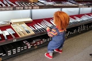 金物屋で品定め中「チャイルド・プレイ」