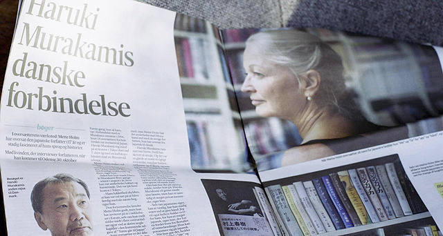 20年以上前から村上作品の翻訳を手がけるデンマーク人翻訳家を追う