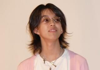 菅田将暉、“新星”YOSHIを絶賛「新人類であり、興味深い生き物」