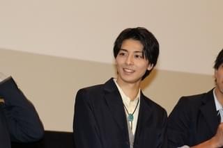 高杉真宙＆佐野岳「仮面ライダー」以来の“制服共演”に大照れ！ 人狼ゲームでの役づくり裏話も