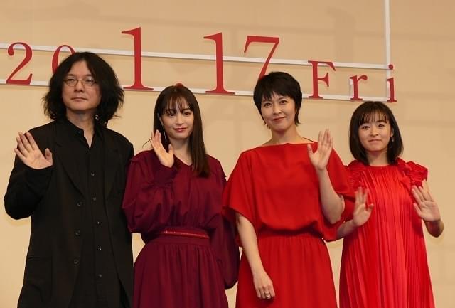 松たか子、共演した庵野秀明は「いい意味で異物感」 「ラストレター」で夫婦役