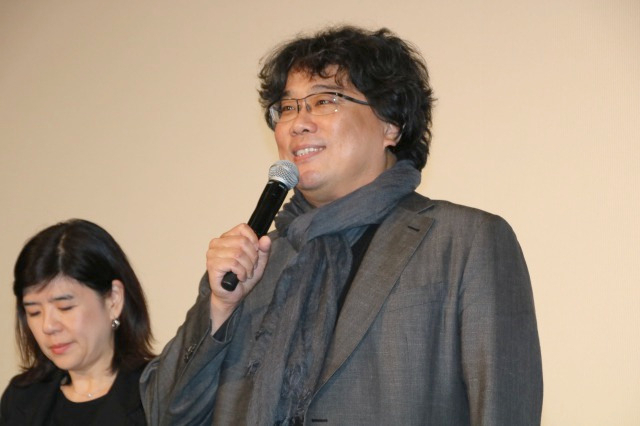 吉沢亮、ポン・ジュノ監督からイケメンぶりいじられ笑顔