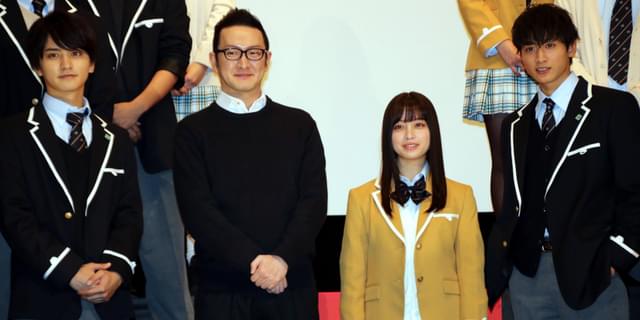 橋本環奈の座長ぶりを小関裕太が絶賛「初日から生徒全員の名前を 