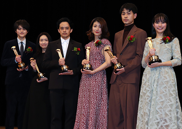 池松壮亮、キネ旬主演男優賞で30代の新たな誓い「映画が先に進めるよう精進」