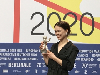 第70回ベルリン映画祭、コンペ最高賞はイラン映画 他部門で諏訪敦彦、想田和弘監督作が表彰＆受賞