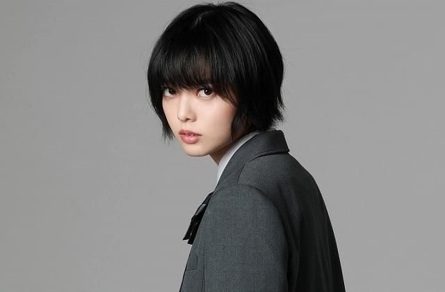 平手友梨奈、欅坂46脱退後初の映画出演！「さんかく窓の外側は夜」で呪いを操る女子高生に