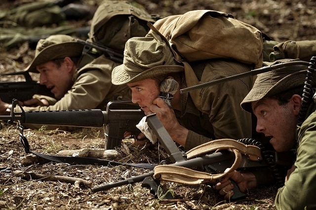 オーストラリア軍108人が南ベトナム解放民族戦線2000人と対峙した伝説の戦闘を描く
