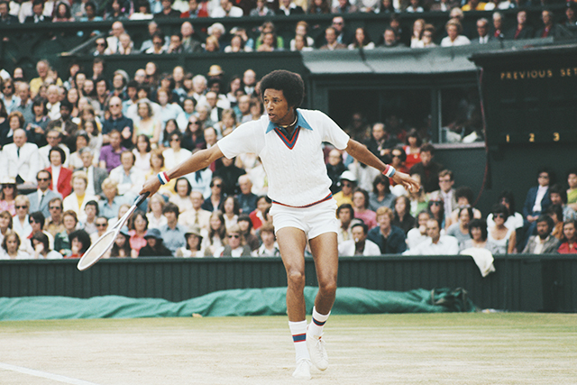 1985年に国際テニス殿堂入りを果たしている名選手