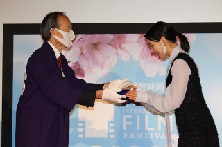 第33回東京国際映画祭観客賞は「私をくいとめて」 のん「この賞を大切に受け止めたい」
