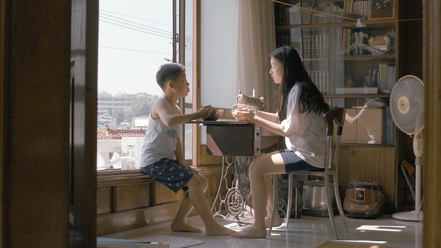 「はちどり」に続く、少女のひと夏の物語 釜山国際映画祭で4冠を達成した「夏時間」21年2月27日公開 - 画像1