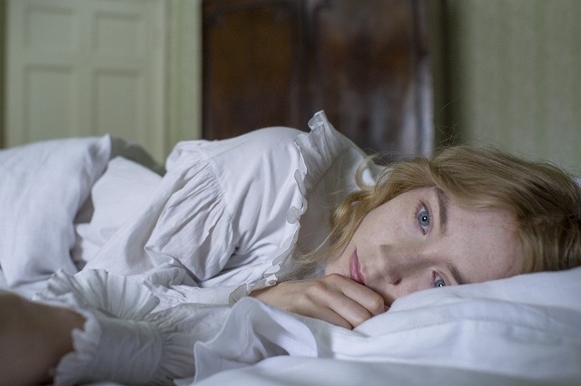 ケイト・ウィンスレット×シアーシャ・ローナンの愛の物語 「アンモナイトの目覚め」絵画のような場面写真 - 画像3