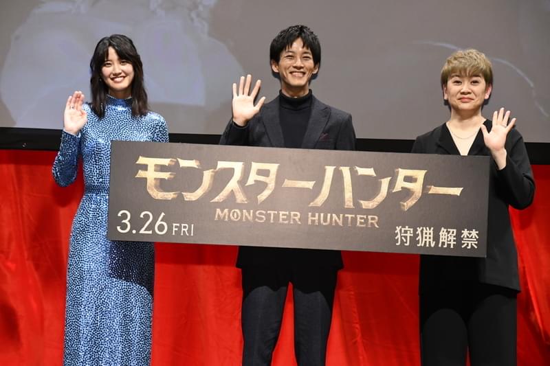 ミラ・ジョボビッチ「モンスターハンター」でタッグを組んだ山崎紘菜とリモートハグ！