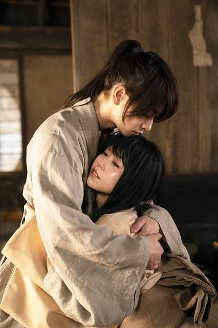 「るろうに剣心 最終章 The Beginning」幸せな日々を切りとった場面写真 佐藤健＆有村架純のオフショットも