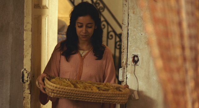 まるで手延べ麺！ 伝統のパンケーキ「ルジザ」を作る「モロッコ、彼女たちの朝」本編映像 - 画像2