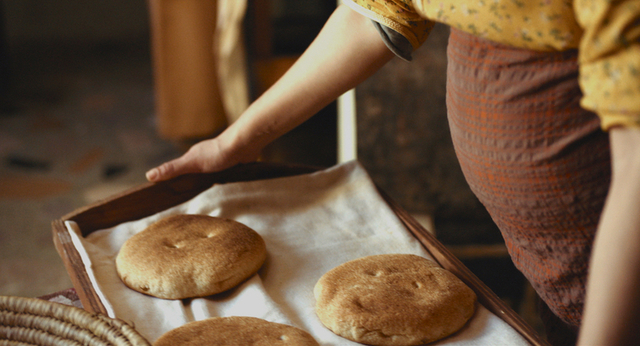まるで手延べ麺！ 伝統のパンケーキ「ルジザ」を作る「モロッコ、彼女たちの朝」本編映像 - 画像5