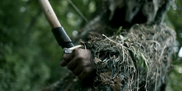 リブート版「クライモリ」 人間を狩る罠だらけの“殺戮の森”をとらえた予告編&ポスター&場面写真 - 画像5