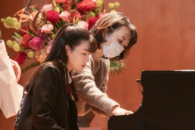 永野芽郁のピアノ演奏が心を揺さぶり、田中圭が優しい涙を流した 「そして、バトンは渡された」撮影現場レポート - 画像1
