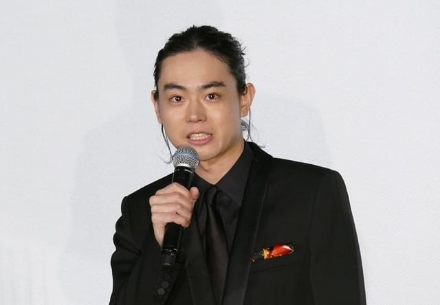 菅田将暉、主演作「CUBE」の“殺人トラップ”舞台装置は「生物みたい」