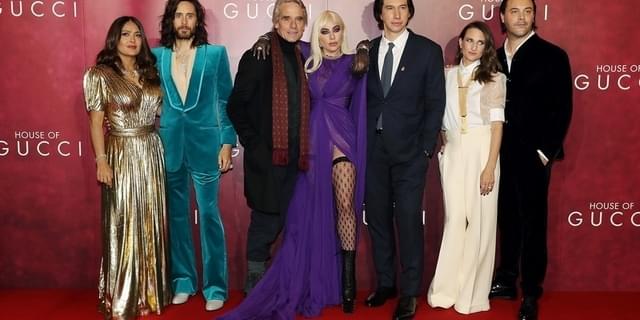 ハウス・オブ・グッチ☆プレスシート☆GUCCI☆レディー・ガガ レディー・ガガ、『ハウス・オブ・グッチ』のプレミアに大胆不敵