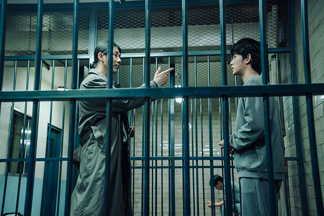 キム・スヒョン×チャ・スンウォンが歪んだ司法に挑む！ 韓国ドラマ「ある日」緊迫の表情をとらえた場面写真披露 - 画像1