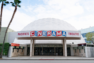映画ファンの聖地、米ロサンゼルスのシネラマ・ドームが22年再オープンか
