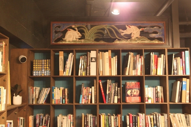 映画館ルックの隠れ家的なシェア型書店「猫の本棚」、本の街・神保町に誕生！ 店主に聞く - 画像4