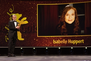 第72回ベルリン映画祭授賞式、栄誉賞イザベル・ユペールがコロナ陽性でオンライン参加