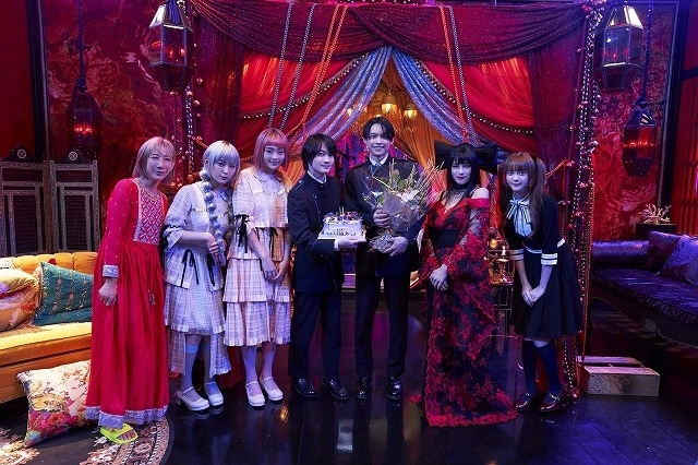 百目鬼を演じた松村は、撮影期間中（2020年）に25歳の誕生日（6月18日）を迎えた