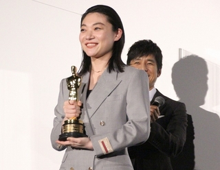 三浦透子、アカデミー賞トロフィーは「そんなに重くない」 西島秀俊はアンソニー・ホプキンスと写真撮影の裏話披露
