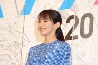 中村倫也「ハケンがとれる」特大スマイルで猛アピール！ 吉岡里帆は「自信作」としみじみ