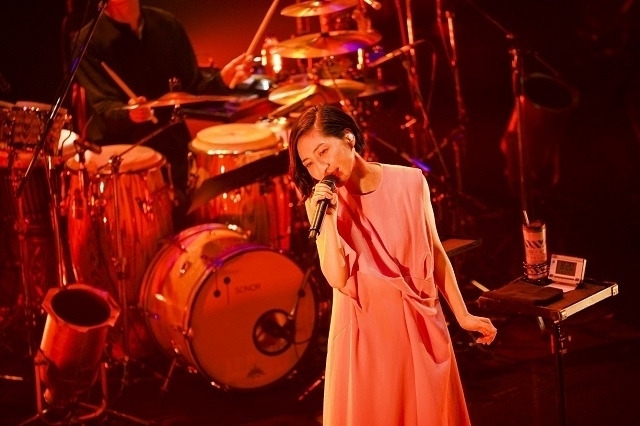 坂本真綾のニューシングル特典映像「坂本真綾 Acoustic Live & Talk 2020」が3日間限定劇場上映