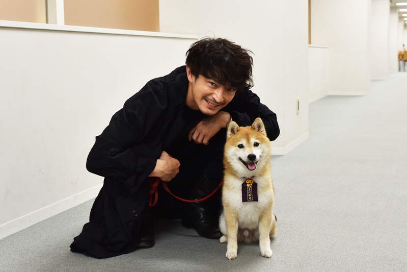 「ナンバMG5」愛犬・松の声は津田健次郎だった　ツーショット写真公開「めちゃくちゃかわいい！」