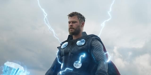クリス・ヘムズワース 直筆サイン入りフォトマイティ・ソー